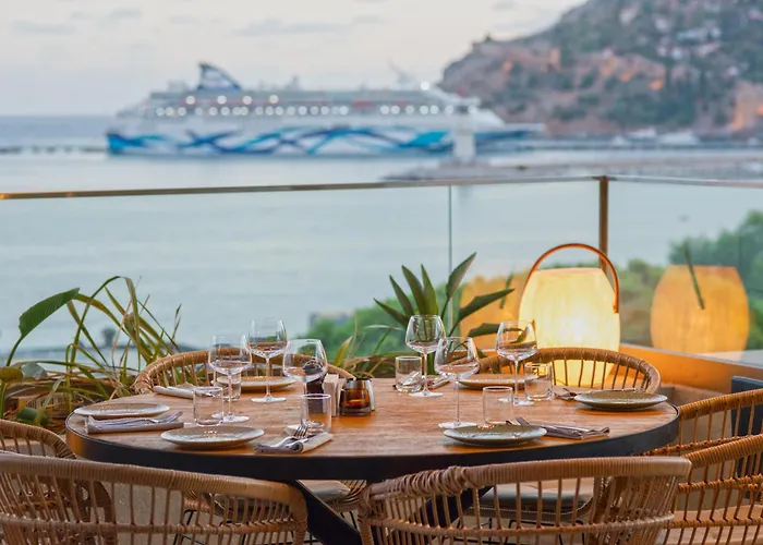 Bueyuek Hotel (Adults Only)