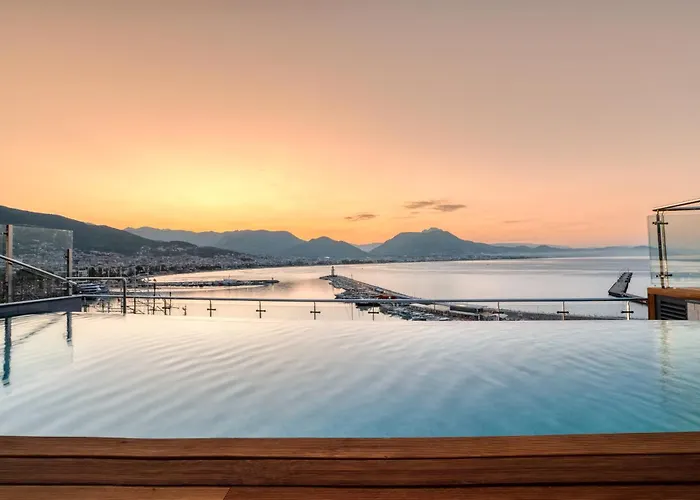 Numa Port Hotel