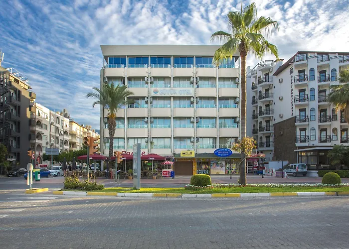 Bueyuek Hotel (Adults Only)